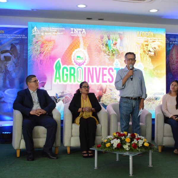 Estudiantes de universidades miembros del CNU presentan sus proyectos en la  II edición de la Feria Agropecuaria